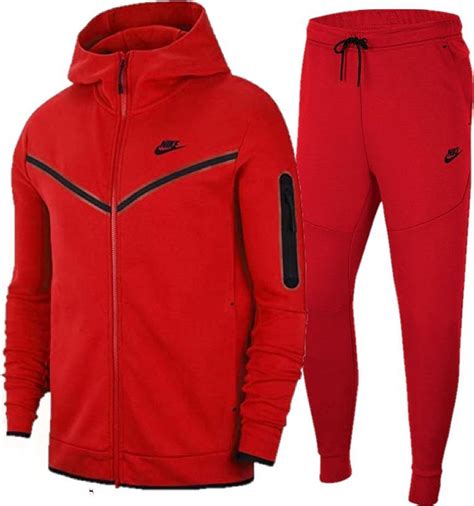 nike tech trainingspak.